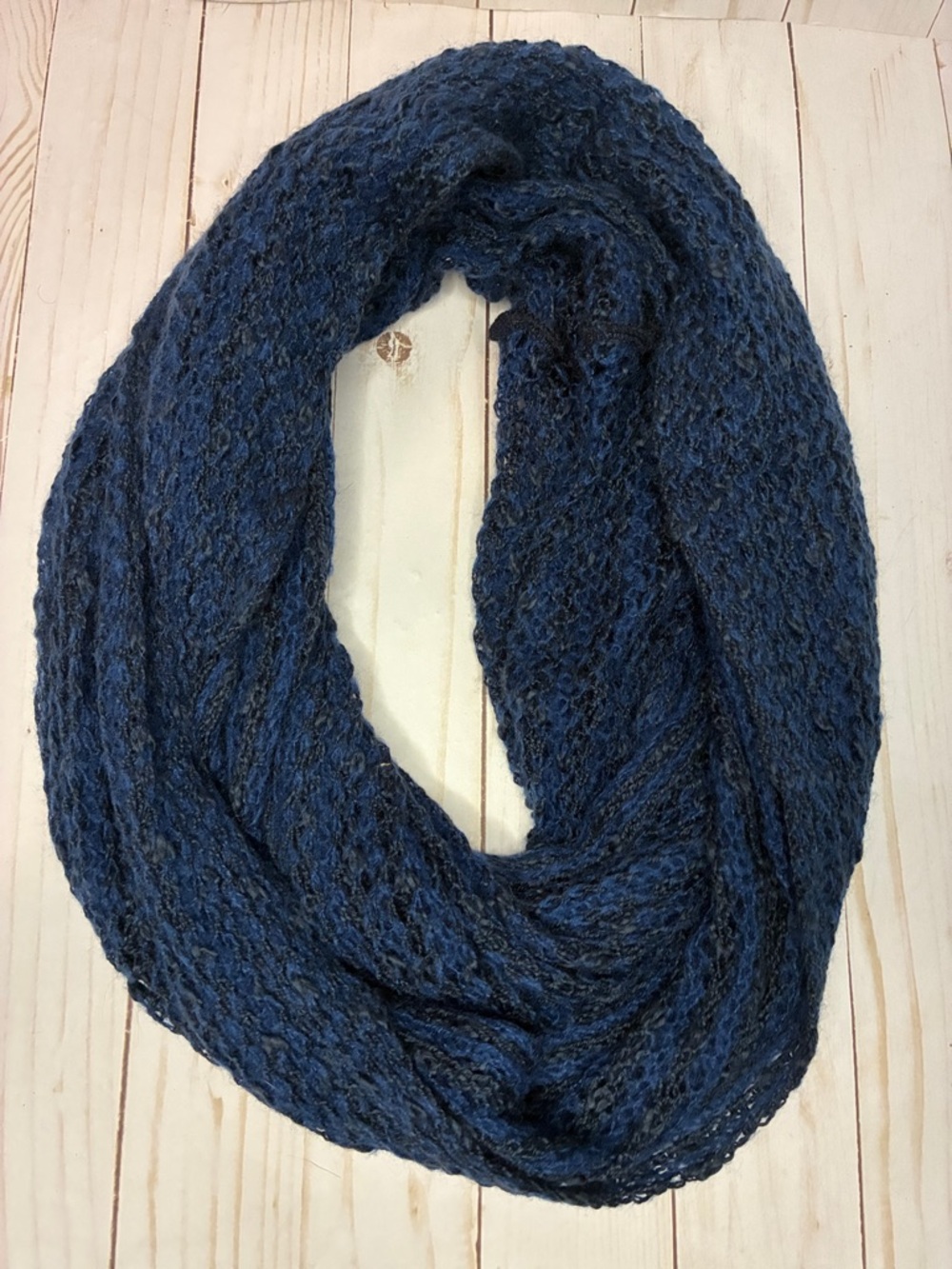 Apt 9 Soft Black and Navy Knit Infinity Scarf like new
